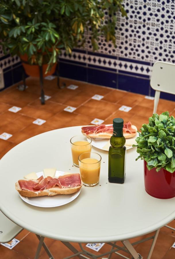 Apartamento en el corazón de Triana,garaje y patio Sevilha Exterior foto